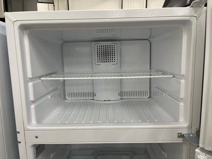 GE  GTS18GTNRWW
28 Inch Top Freezer Refrigerator with 17.5 Cu. Ft. Total Capacity, Adjustable Edge to Edge Glass Shelves, Sliding Deli Drawer, LED Lighting, Spillproof Freezer Floor, Gallon Door Storage, and Sabbath Mode: White