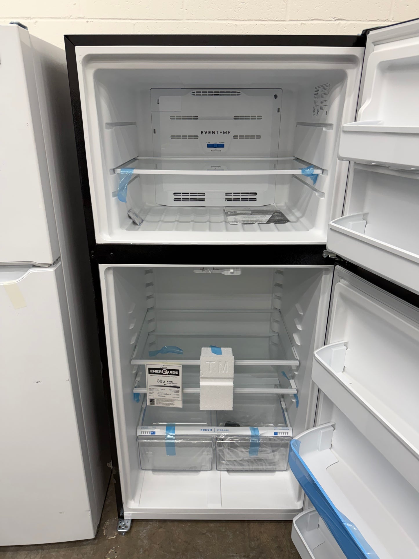 Frigidaire 30 in. 20.0 Cu. Ft. Black Top Freezer Refrigerator Model:FFHT2022AB4