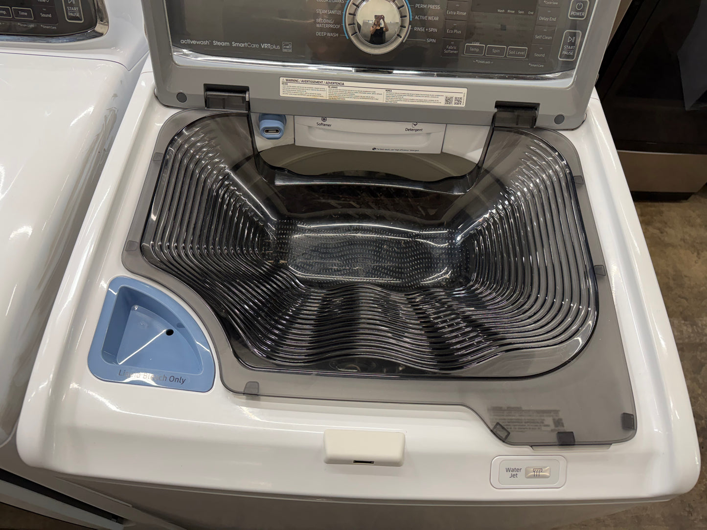 Samsung WA52M7750AW/A4 – 5.2 Cu. Ft. Top Load Washer and Samsung DVE52M7750W/A3 – 7.4 Cu. Ft. Electric Dryer