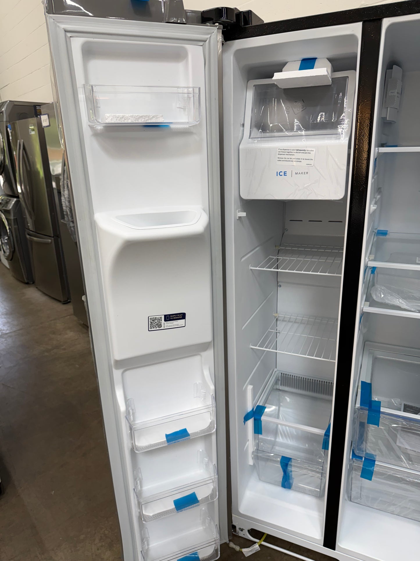 Frigidaire 25.6 Cu. Ft. Side by Side Refrigerator in Stainless Steel (02)