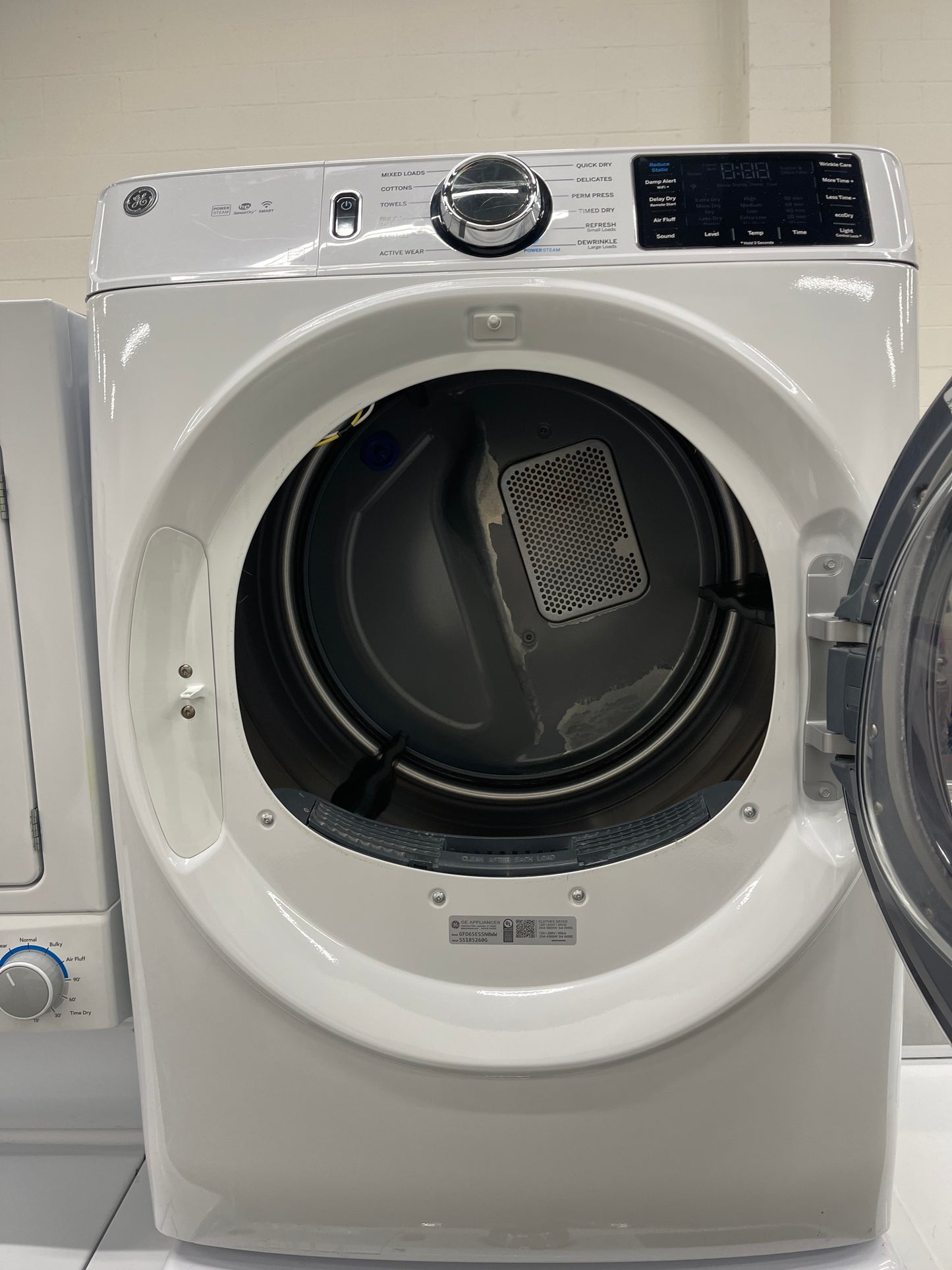 GE GFW650SSNWW Front Load Washer & GFD65ESSNWW Electric Dryer