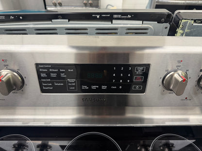 Samsung NE59M4320SS/AA – 5.9 Cu. Ft. Freestanding Electric Range with Convection