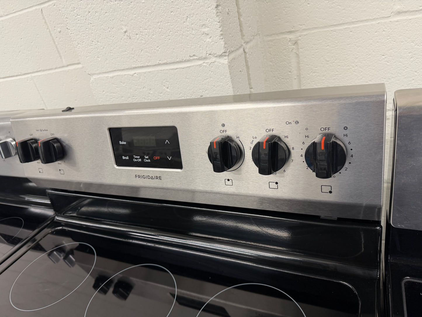 Frigidaire 30 in. 5 Burner Element Freestanding Electric Range in Stainless Steel-FCRE3052AS