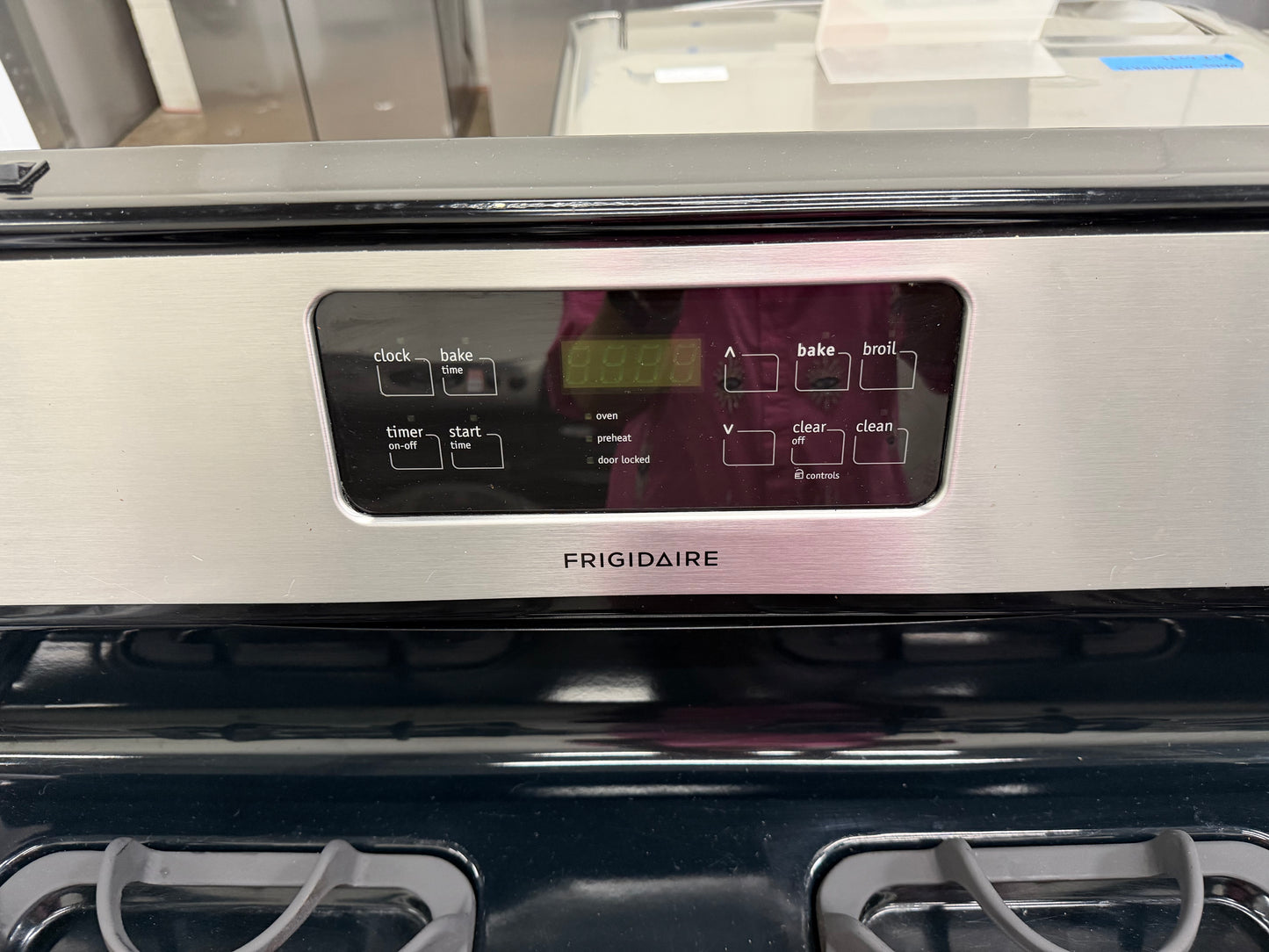 Frigidaire 30” Freestanding Gas Range – Model FFGF3053LSF