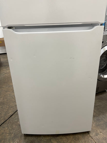 Frigidaire  FFTR1814WW
30 Inch Top Freezer Refrigerator with 18.3 Cu. Ft. Total Capacity