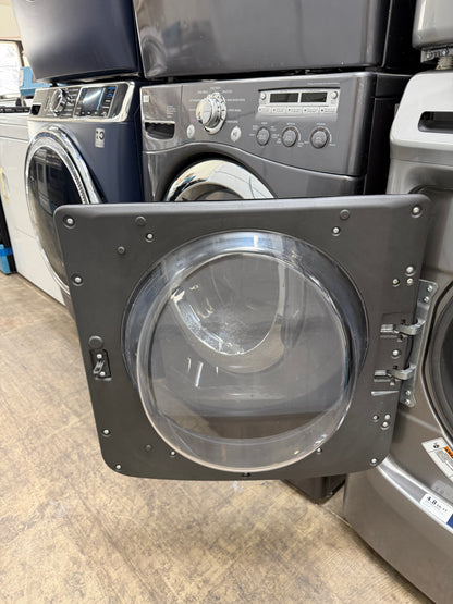 Maytag  MHW6630HC
27 Inch Front Load Washer with 4.8 cu. ft and Maytag  MED6630HC
27 Inch Electric Dryer with 7.3 Cu. Ft.