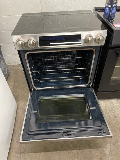 Samsung  NE58F9500SS
30 Inch Slide-In Electric Range with 5 Radiant Elements, 5.8 cu. ft. Oven Capacity, Dual Convection Cooking, Self Clean with Steam and Temperature Probe