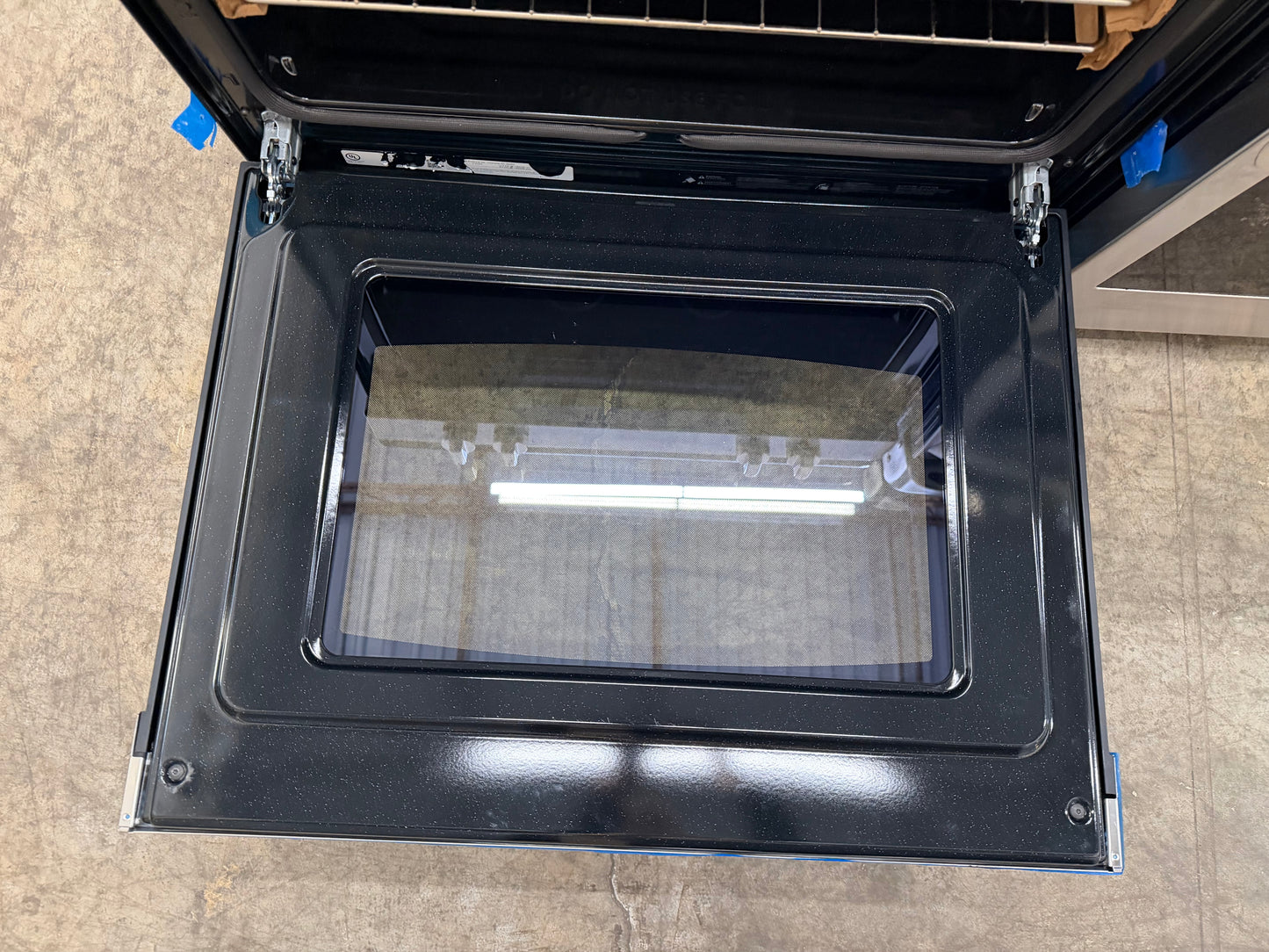 Frigidaire FCRE3062AS
30 Inch Freestanding Electric Range with 5 Elements, 5.3 cu. ft. Capacity