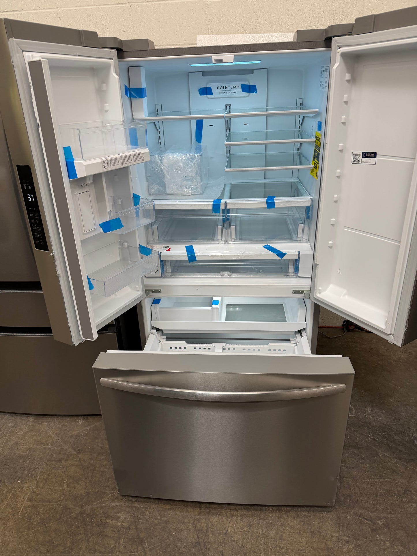 Frigidaire  FRFN2813AF
36 Inch Freestanding French Door Refrigerator with 28.8 cu. ft. Capacity, 3 Glass Shelves, Full-Width Drawer, Gallon Door Bins, EvenTemp Cooling, Internal Water Dispenser, and ENERGY STAR