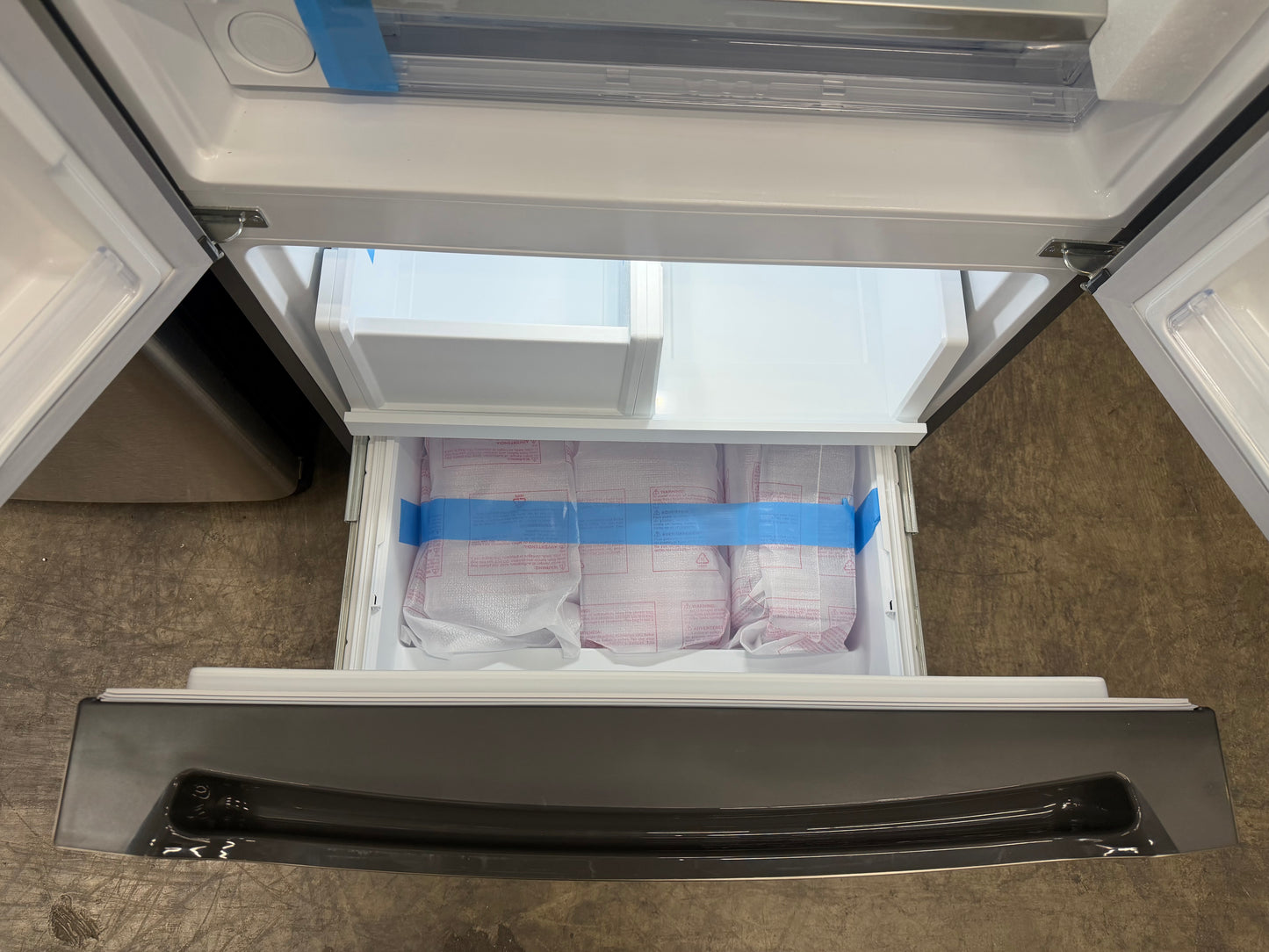 Frigidaire Gallery 30 Inch Wide 20.0 Cu. Ft. Standard-Depth French Door Refrigerator-Model #GRFN2023AF
