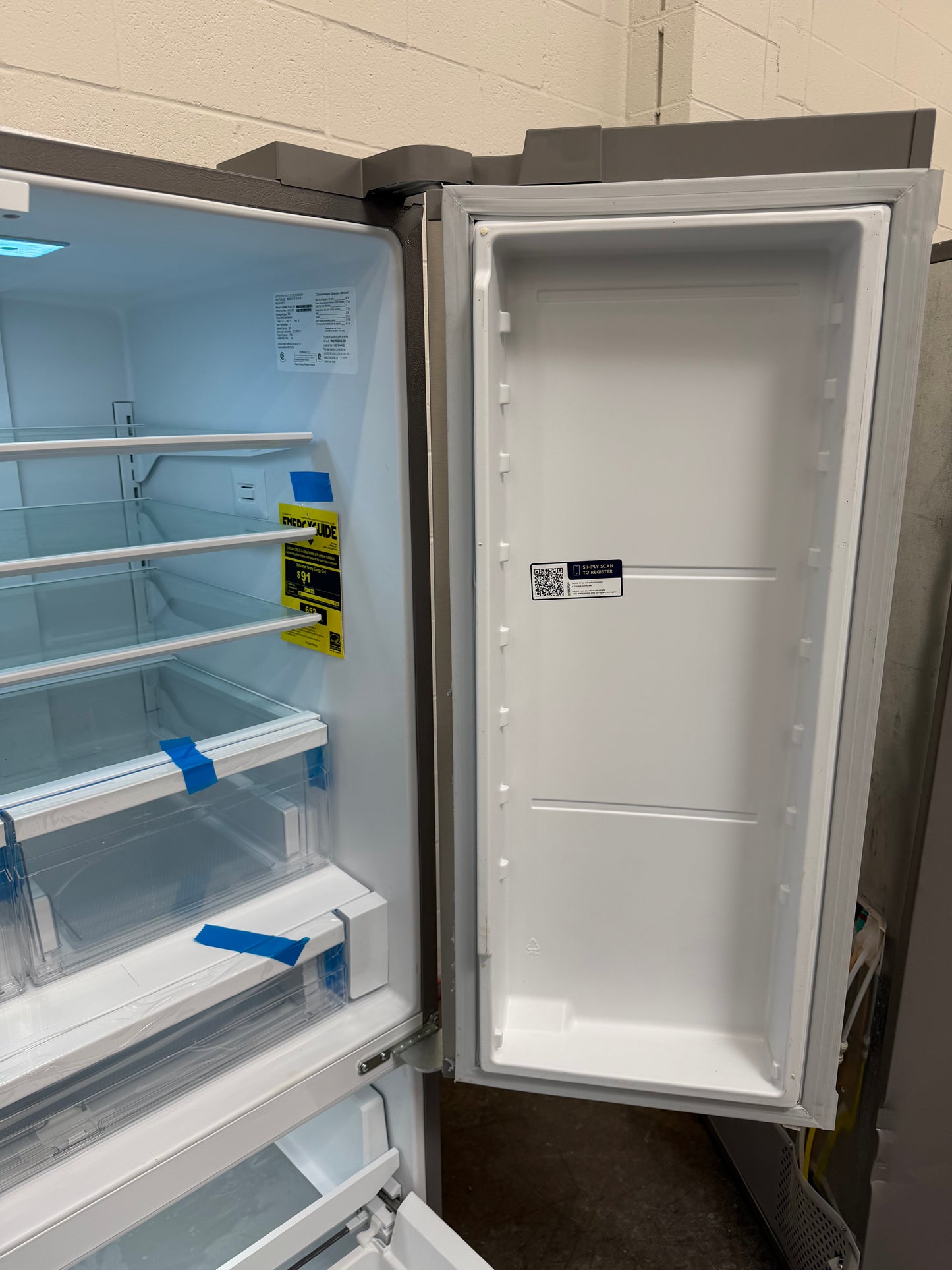 Frigidaire  FRFN2813AF
36 Inch Freestanding French Door Refrigerator with 28.8 cu. ft. Capacity, 3 Glass Shelves, Full-Width Drawer, Gallon Door Bins, EvenTemp Cooling, Internal Water Dispenser, and ENERGY STAR