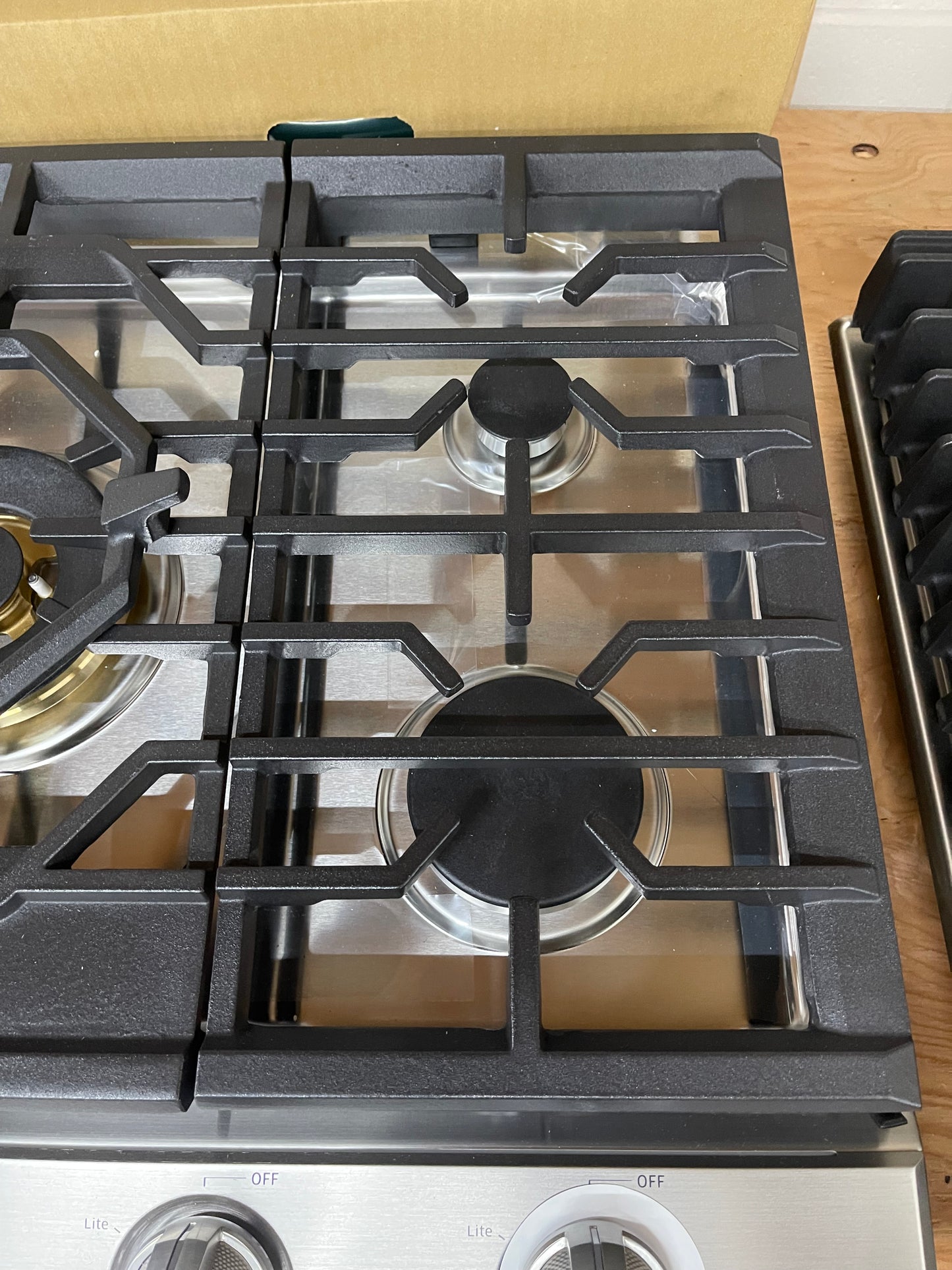 Samsung 30 in. 5-Burner Recessed Gas Cooktop in Stainless Steel with Power Burner and Wi-Fi Model # NA30N6555TS