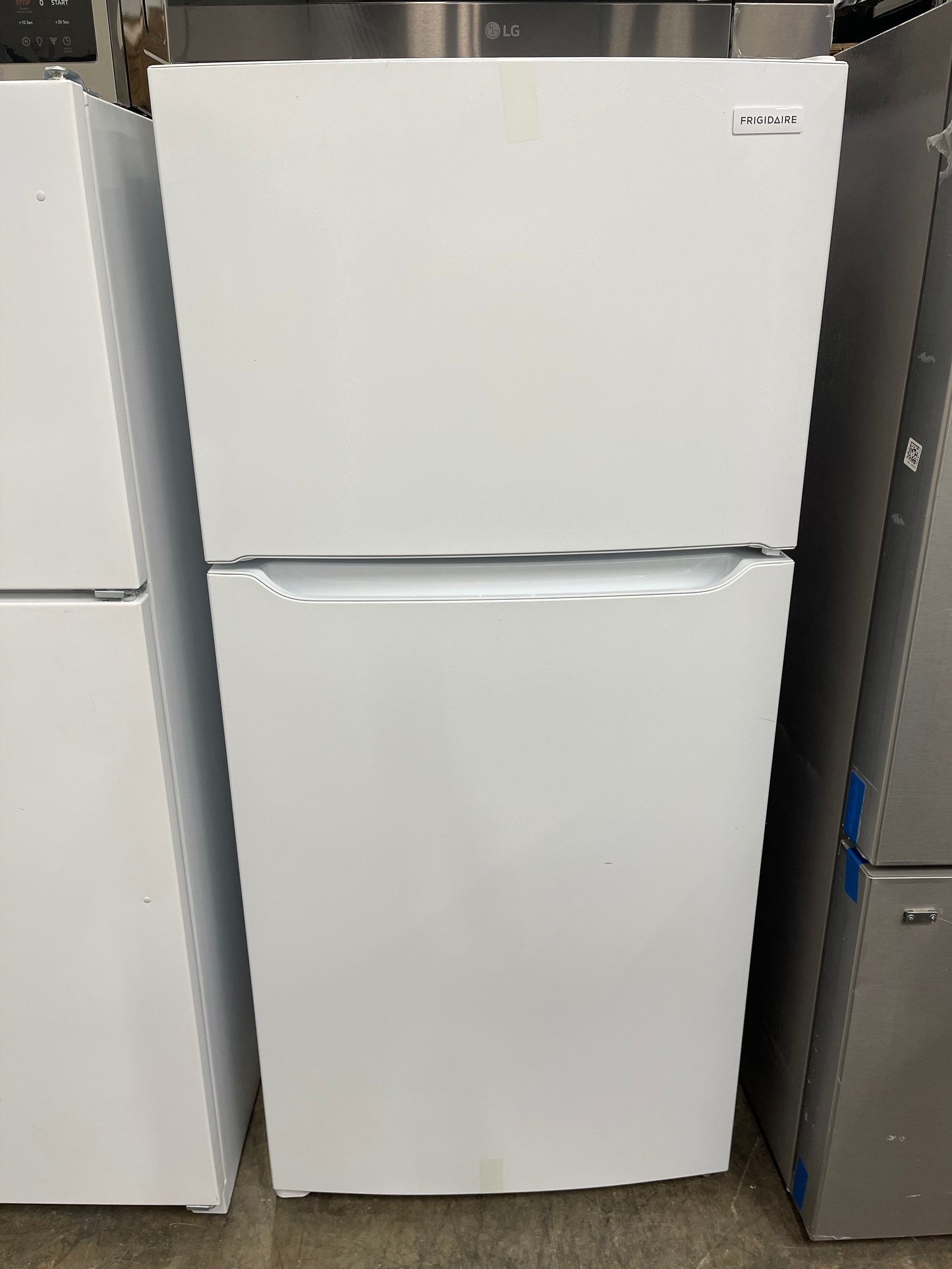 Frigidaire  FFTR1814WW
30 Inch Top Freezer Refrigerator with 18.3 Cu. Ft. Total Capacity, EvenTemp Cooling, Adjustable Shelves, Humidity-Controlled Crispers, Gallon Door Bins, LED Lighting, Ice Maker Ready, and ADA Compliant: White