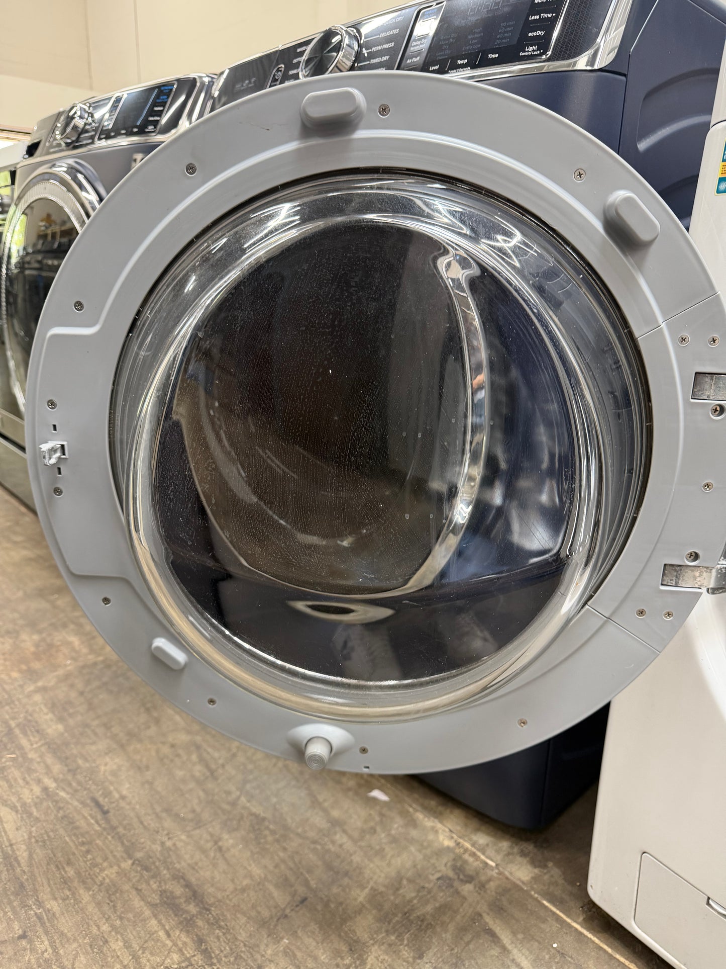 LG  WM3670HWA
27 Inch 4.5 cu. ft. Front Load Washer with Steam, Smart ThinQ (Wi-Fi), NFC Tag-On Technology, Sanitary Cycle, 12 Wash Cycles, Allergen Cycle, NeveRust Stainless Steel Drum, 4-Tray Dispenser and ENERGY STAR : White