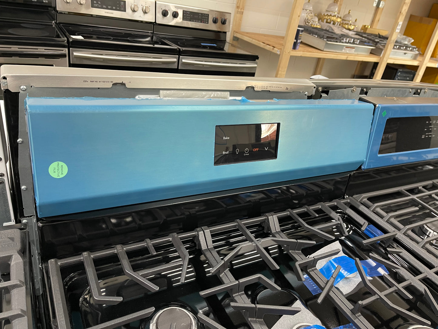 Frigidaire 30-in 5 Burners 5.1-cu ft Freestanding Gas Range in Stainless Steel-Model #FCRG3052BS