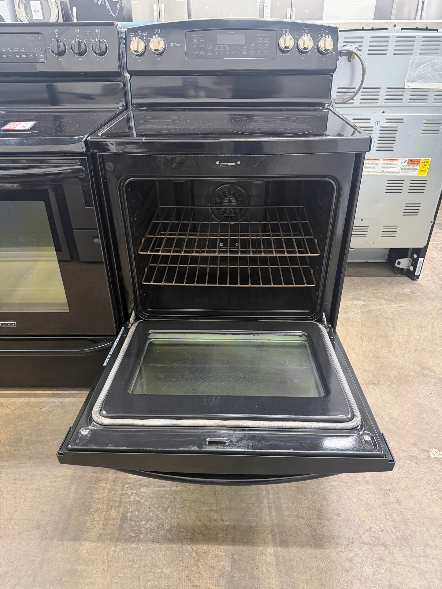 GE Profile PB915DT1BB 30”  Electric Range – Black