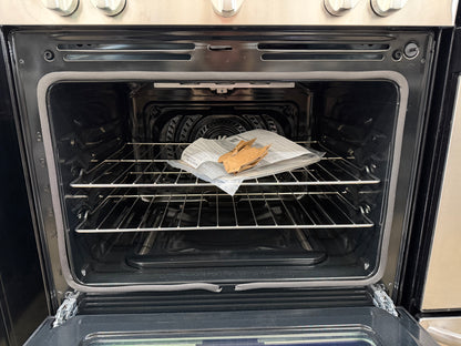 Frigidaire 30-in 5 Burners 5.1-cu ft Air Fry Convection Oven Freestanding Gas Range in Stainless Steel-Model #FCRG3083AS