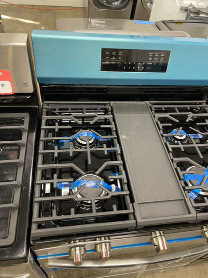 Frigidaire Gallery 30 in 5.1 cu-ft Gas Range with No Preheat + Air Fry in Smudge Proof Black Stainless Steel-Model #GCRG3060BDA