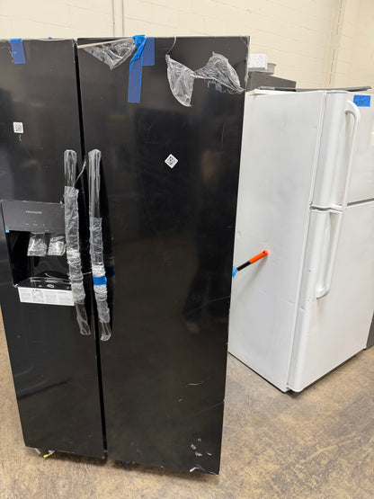 Frigidaire 25.6-cu ft Standard-Depth 36-in Wide Side-by-Side Refrigerator with Ice Maker ,Water and Ice Dispenser ( Black )