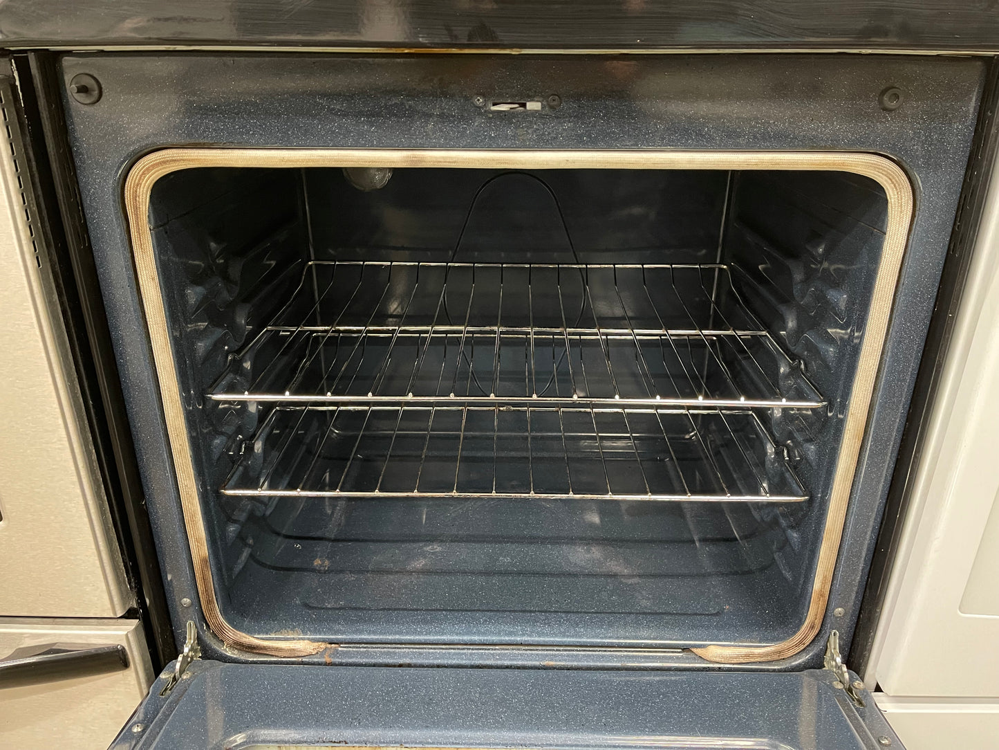 Samsung  NE59M4310SS
30 Inch Freestanding Electric Range with Flexible Cooktop, Dual Elements, Self-Clean, Warming Center, 5 Heating Elements, 5.9 cu. ft. Capacity, Storage Drawer and Sabbath Mode: Stainless Steel