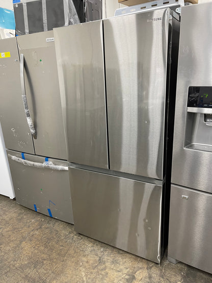 Samsung  RF25C5551SR
33 Inch Smart French Door Refrigerator with 24.5 Cu. Ft. Capacity, Beverage Center, AutoFill Water Pitcher, Dual Ice Maker, Power Cool & Freeze, Door Alarm, Wi-Fi Connectivity, ENERGY STAR Certified, and ADA Compliant