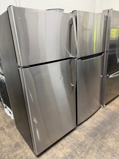 GE 15.6 Cu. Ft. Top Freezer Refrigerator – Stainless Steel
Model: GTS16GSHJRSS