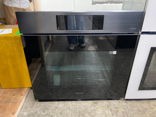 Samsung  NV51CG700SMT
30 Inch Single Smart Electric Wall Oven with 5.1 Cu. Ft. Capacity, AI Pro Cooking Camera, Handle-Free Door Design, Flex Duo , Air Fry, Dual Convection, Temperature Probe, 7-Inch LCD Display, Steam Cook, Self-Clean and Sabbath Mode: