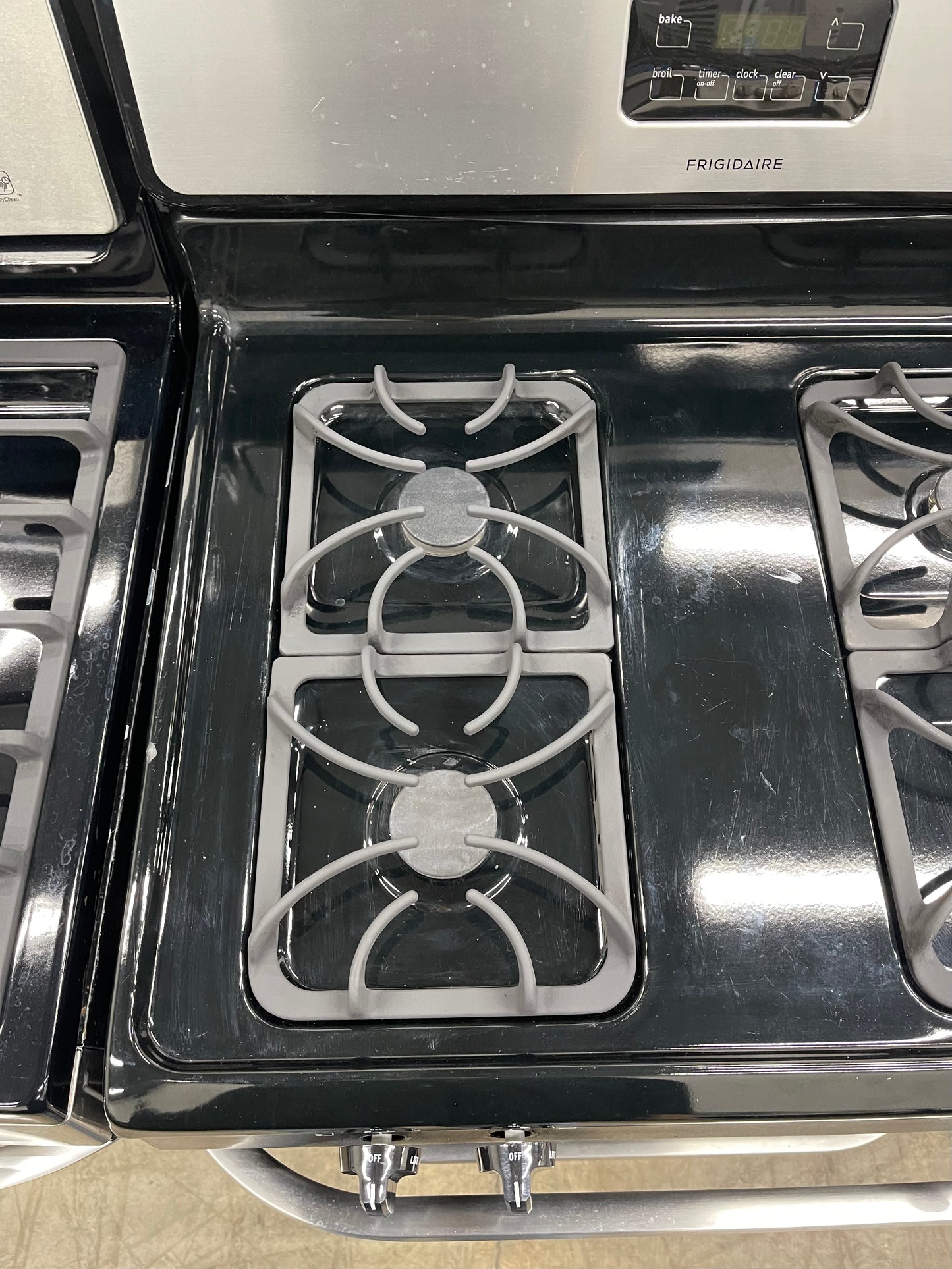 Frigidaire 30" Freestanding Gas Range in Stainless Steel