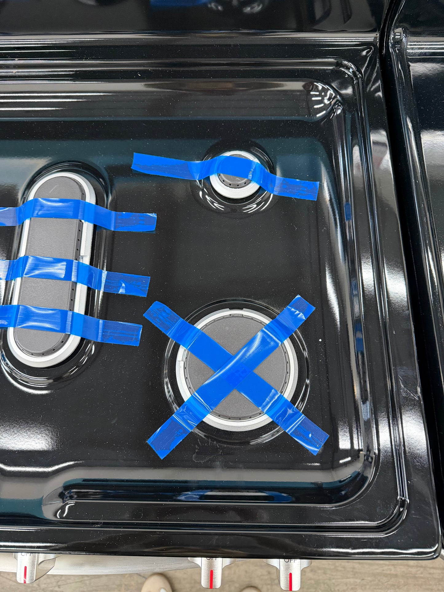 Frigidaire 30-in 5 Burners 5.1-cu ft Air Fry Convection Oven Freestanding Gas Range in Stainless Steel-Model #FCRG3083AS