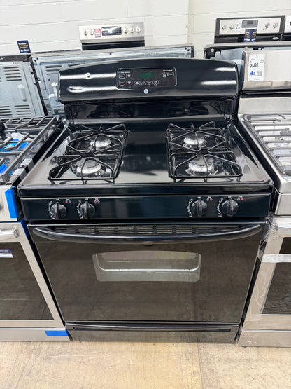 GE 30” Free-Standing Gas Range – Model JGBS18DEN4BB