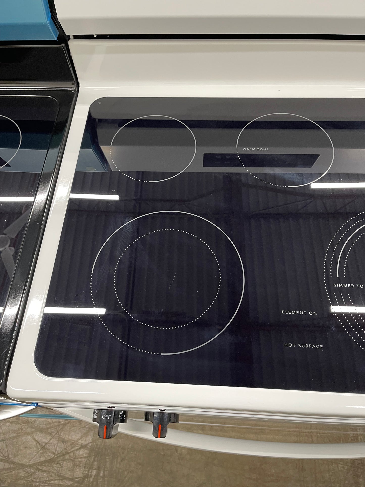 Frigidaire  FCRE3062AW
30 Inch Freestanding Electric Range with 5 Elements, 5.3 cu. ft. Capacity, EvenTemp Element, SpaceWise Element, Storage Drawer, and Steam Clean: White