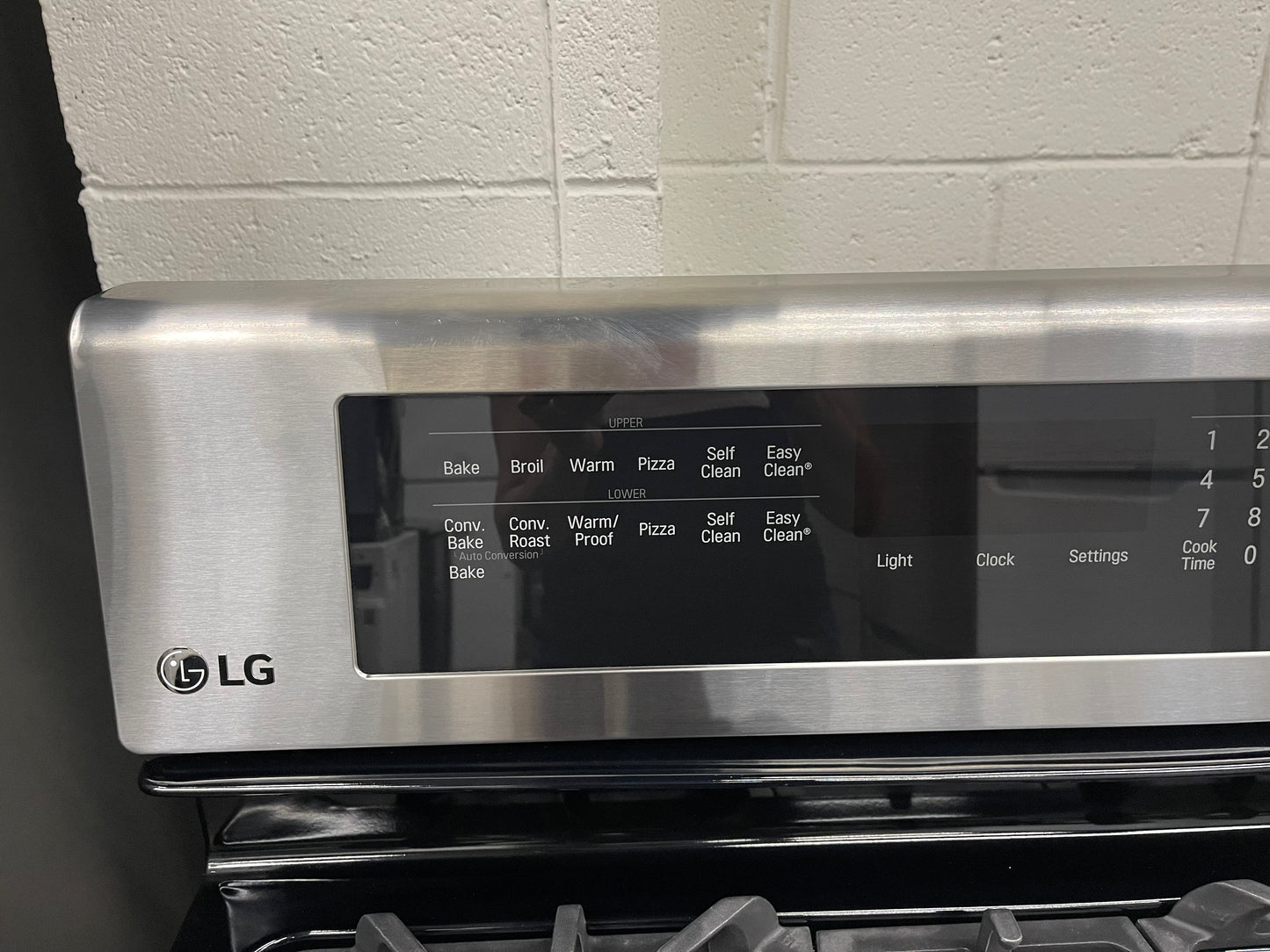 6.9 cu. ft. Gas Double Oven Range with ProBake Convection and EasyClean- Model:LDG4313ST