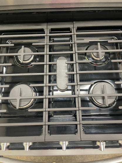 Whirlpool  WFG550S0LZ
30 Inch Freestanding Gas Range with 5 Sealed Burners, 5.0 cu. ft. Oven Capacity