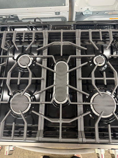 Frigidaire - 5.1 Cu. Ft Freestanding Gas Range with Quick Boil - Stainless Steel
Model:FCFG3062AS