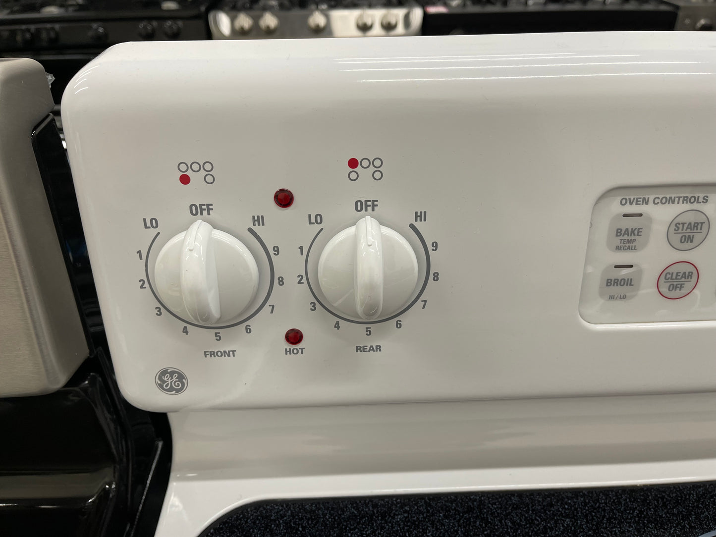 GE 30" Free-Standing Electric Range

Model #:JBP80W0H2WW