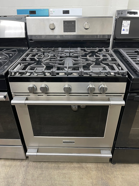 Frigidaire Professional 30-in 5 Burners 5.6-cu ft Self Cleaning Freestanding Gas Range in Stainless Steel-Model #FPGF3077QF