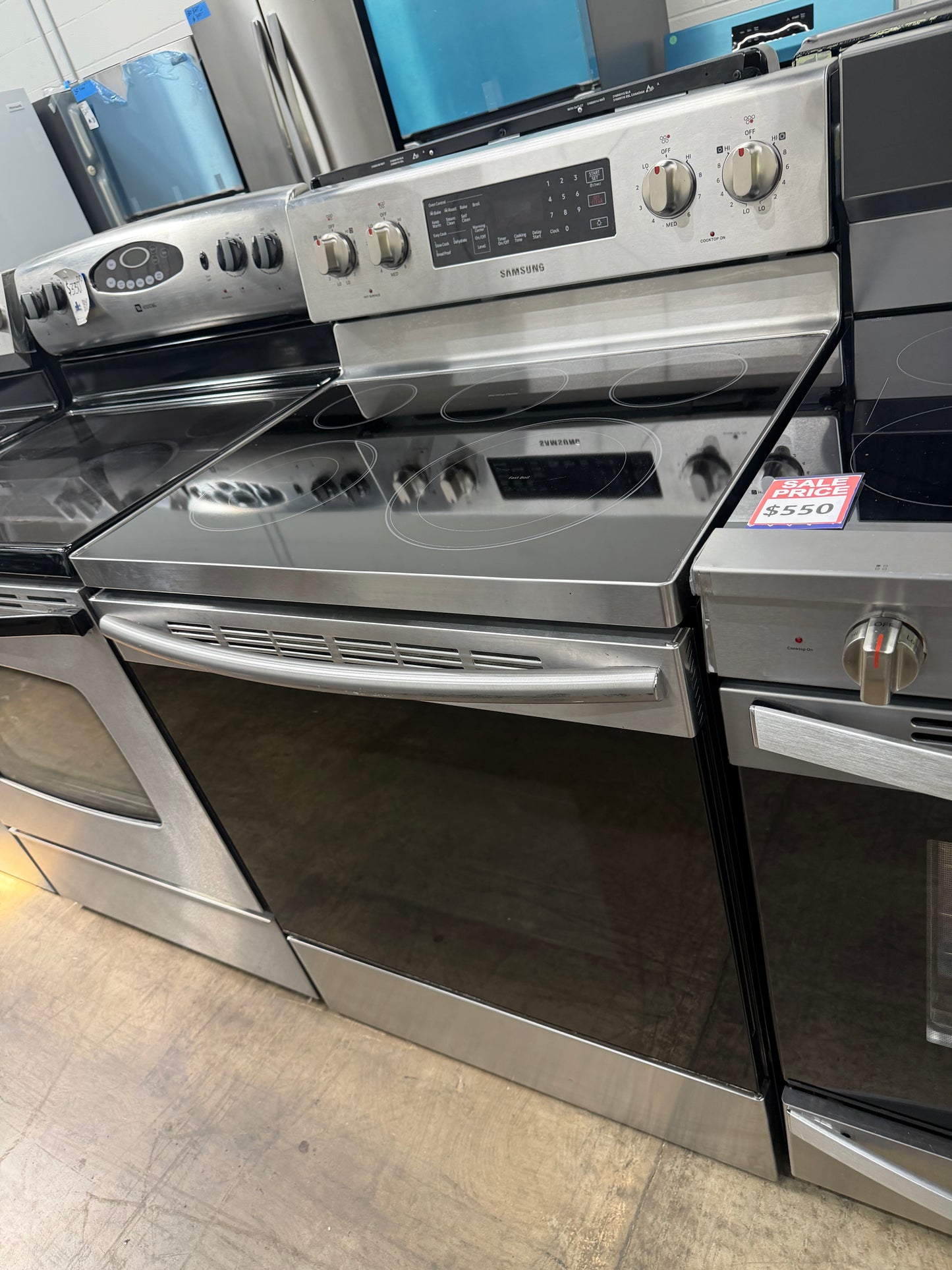 Samsung NE59M4320SS/AA – 5.9 Cu. Ft. Freestanding Electric Range with Convection