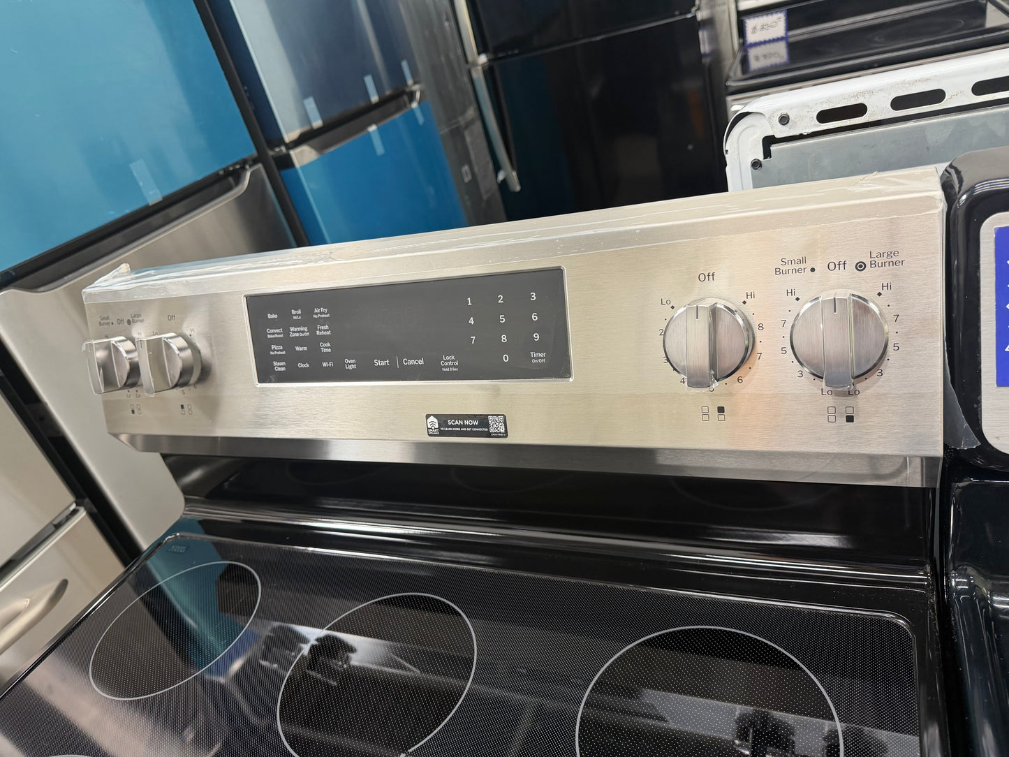 GE 600 Series  GRF600AVSS
30 Inch Freestanding Gas Range