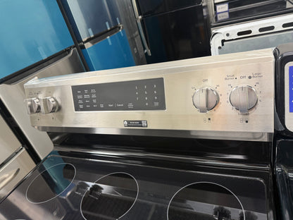 GE 600 Series  GRF600AVSS
30 Inch Freestanding Gas Range