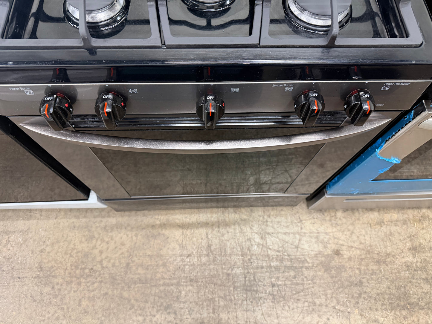 LG  LRG3061ST
30 Inch Gas Range with 20 Minute EasyClean ,Mode, Brilliant Blue Interior, Griddle Accessory, 5 Sealed Burners, 5.4 cu. ft. Oven and Storage Drawer: Stainless Steel