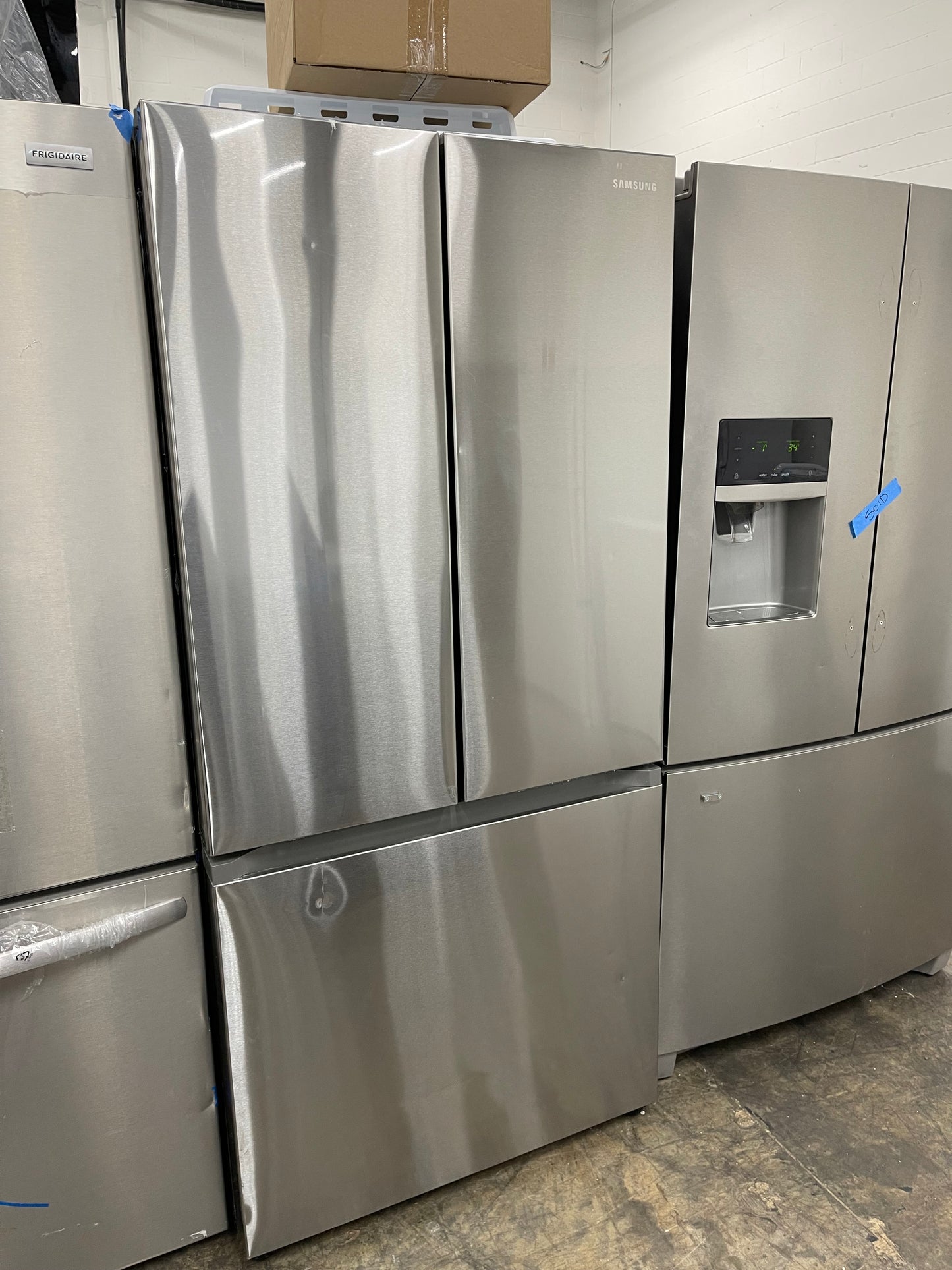 Samsung  RF25C5551SR
33 Inch Smart French Door Refrigerator with 24.5 Cu. Ft. Capacity, Beverage Center, AutoFill Water Pitcher, Dual Ice Maker, Power Cool & Freeze, Door Alarm, Wi-Fi Connectivity, ENERGY STAR Certified, and ADA Compliant