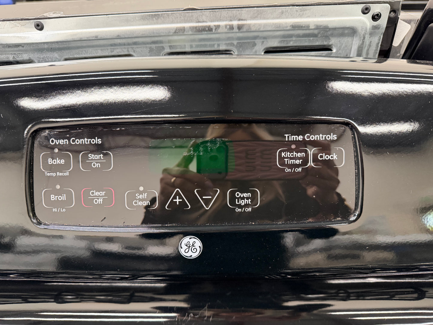 GE 30” Free-Standing Gas Range – Model JGBS18DEN4BB