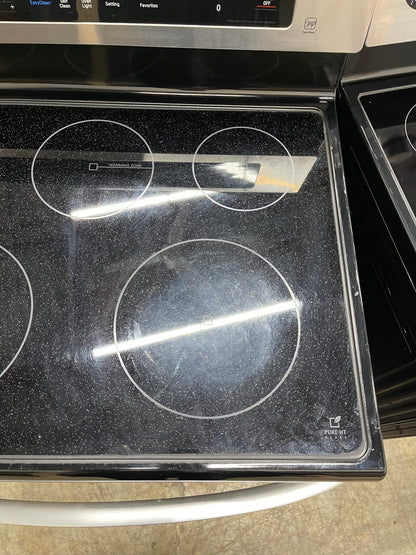 LG  LRE3083ST
30 Inch Electric Range with True Convection, IntuiTouch Controls, EasyClean , 5 Heating Elements, Power Burner, 6.3 cu. ft. Capacity, Brilliant Blue Interior, Storage Drawer and Star-K Certified: Stainless Steel