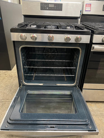 Samsung  FX510BGS
30 Inch Freestanding Gas Range with 5 Sealed Burners, 5.8 cu. ft. Convection Oven, Self-Clean, 4 Preset Menu Options, Proofing and Storage Drawer
