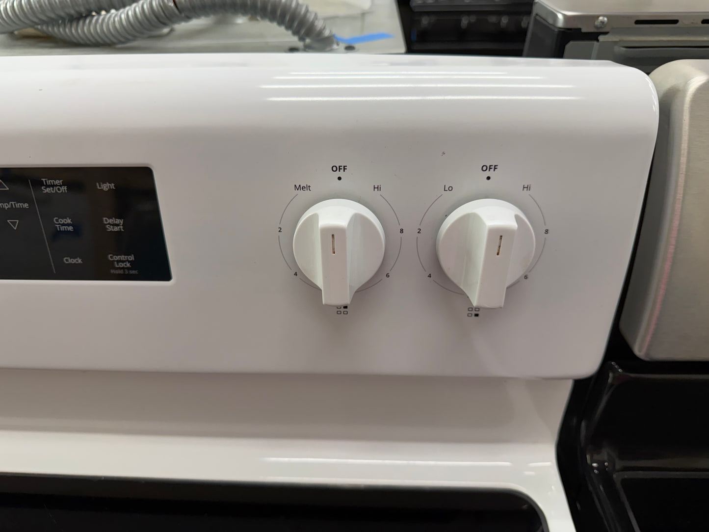 Whirlpool WFE320M0JW3 30” Freestanding Electric Range