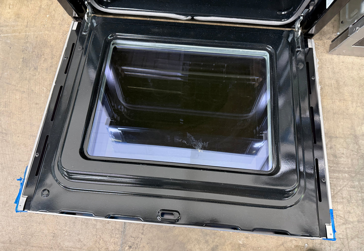 Frigidaire  FCWS2727AB
27 Inch Single Convection Electric Wall Oven with 3.8 Cu. Ft.