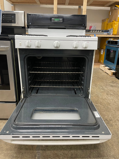 GE 30” Free‑Standing Gas Range JGBS17PEA4WH