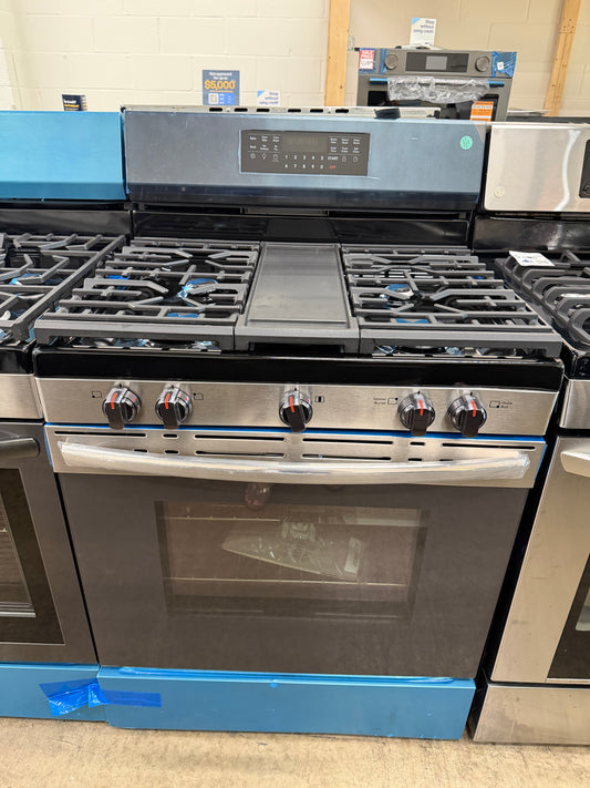 Frigidaire Gallery 30 in 5.1 cu-ft Gas Range with No Preheat + Air Fry in Smudge Proof Black Stainless Steel-Model #GCRG3060BDA