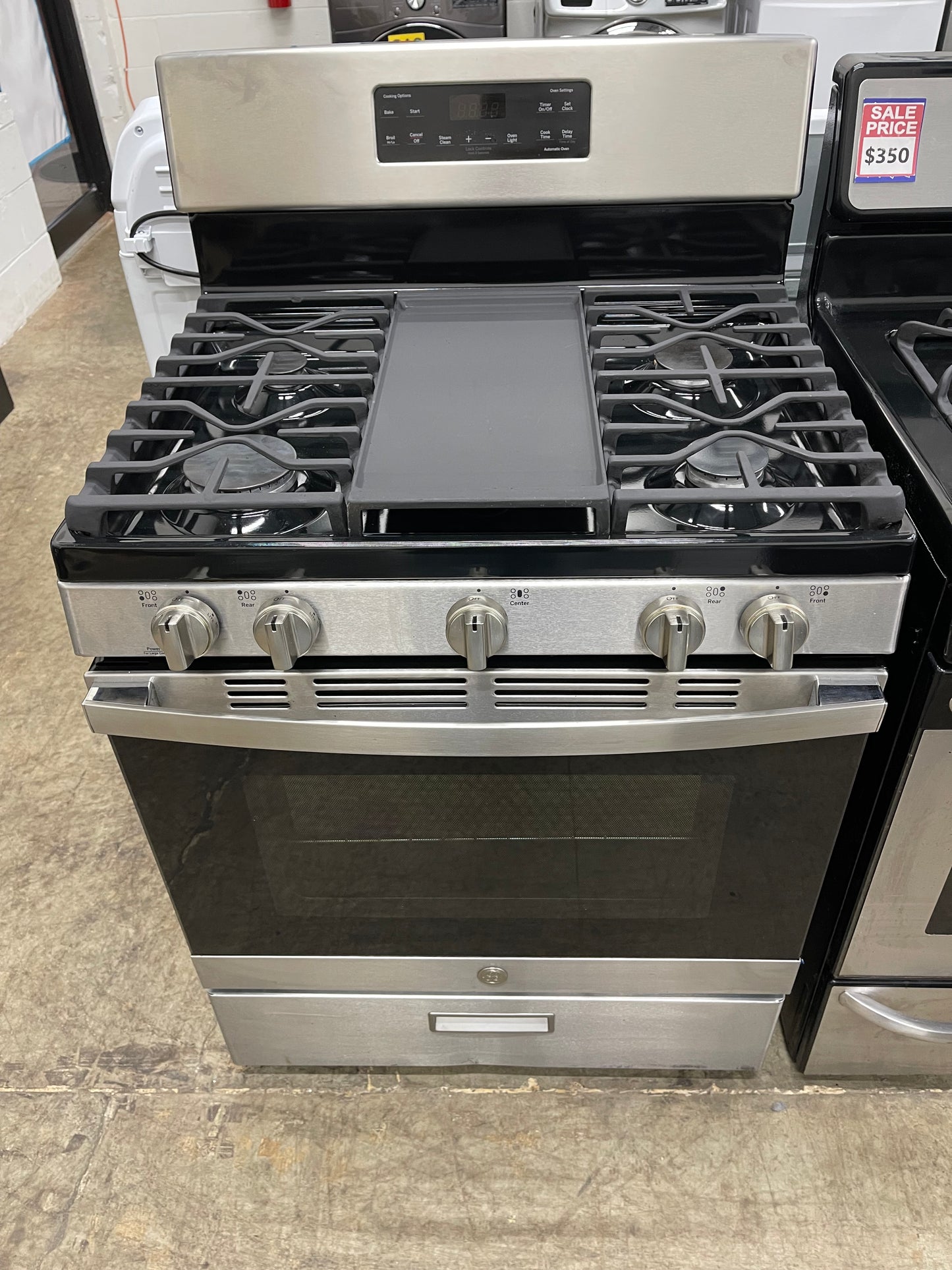 GE 30 in. 5.0-cu. ft. Freestanding Gas Range in Stainless Steel-Model #JGBS66REK3SS
