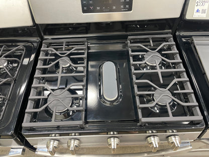 GE 30 in. 5.0-cu. ft. Freestanding Gas Range in Stainless Steel-Model #JGBS66REK3SS